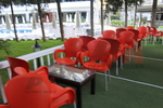 Пластмасови столове червени за кефенета